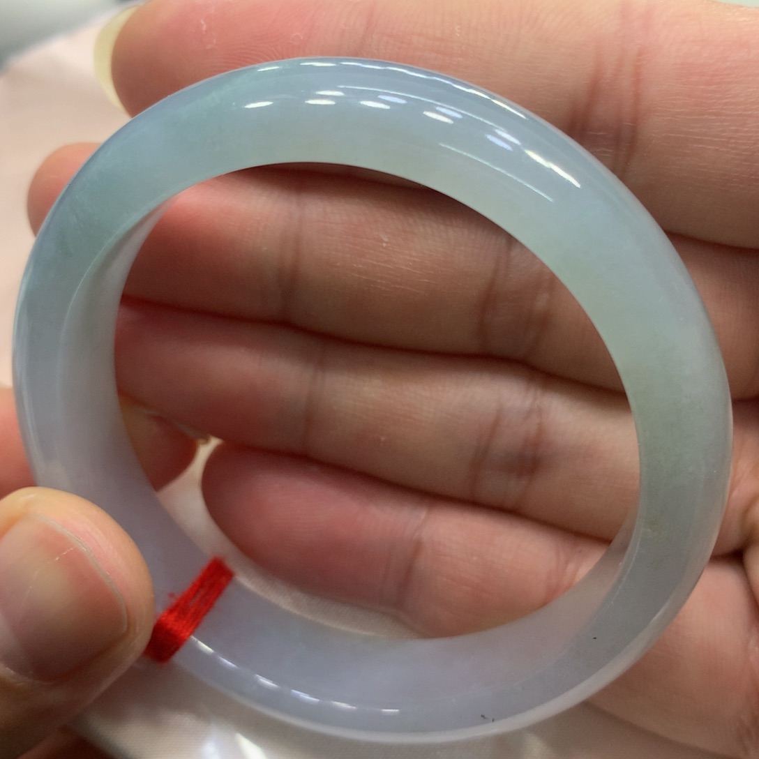 翡翠手镯未镶嵌翡翠手镯