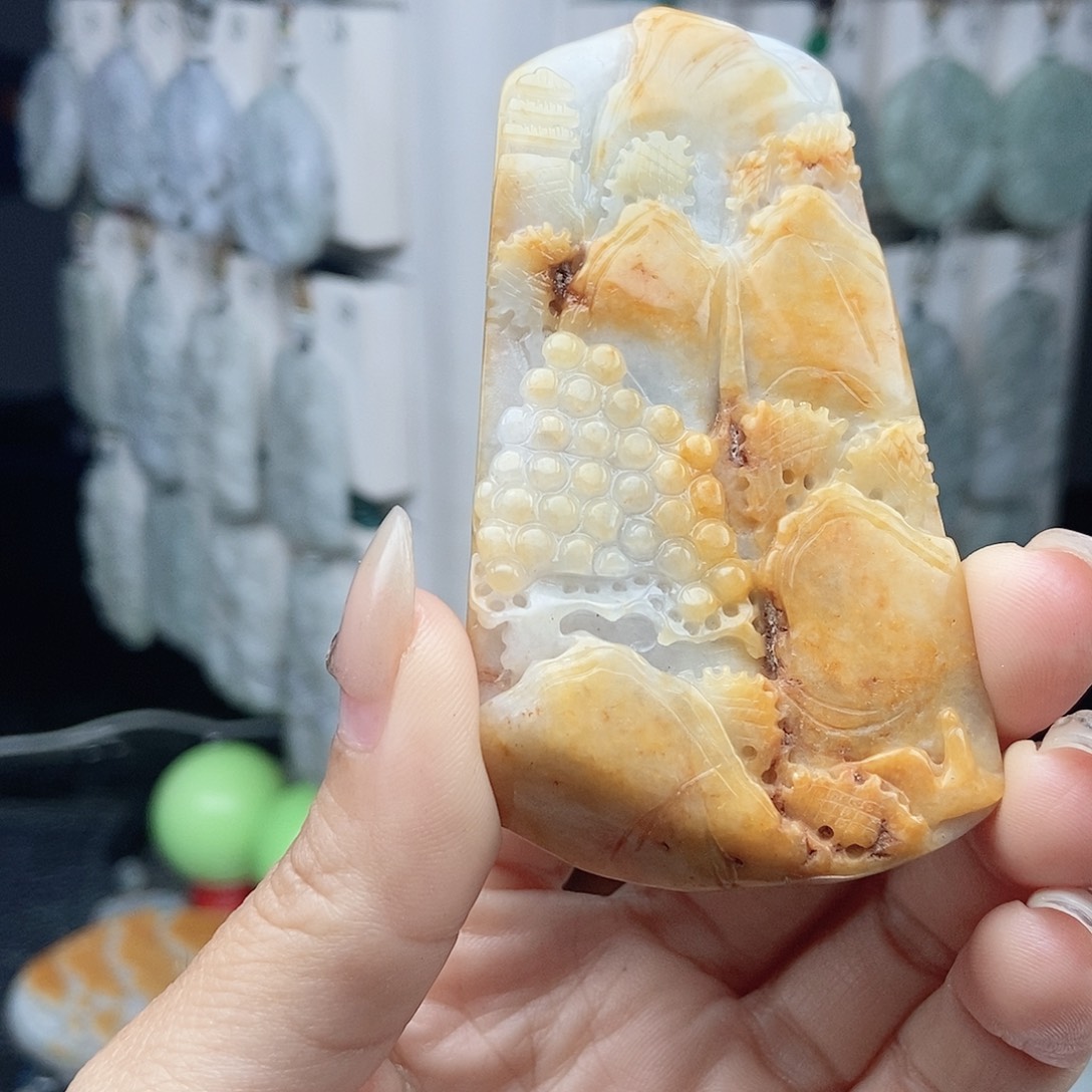 翡翠颈饰未镶嵌翡翠