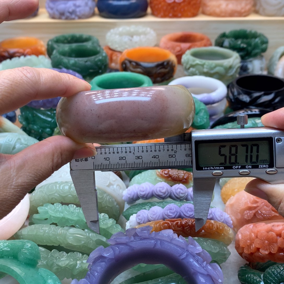 未镶嵌手镯石英质玉