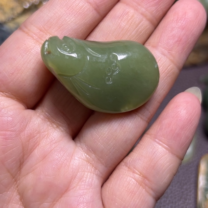 用***9岫岩河磨玉（透闪石质玉）未镶嵌颈饰