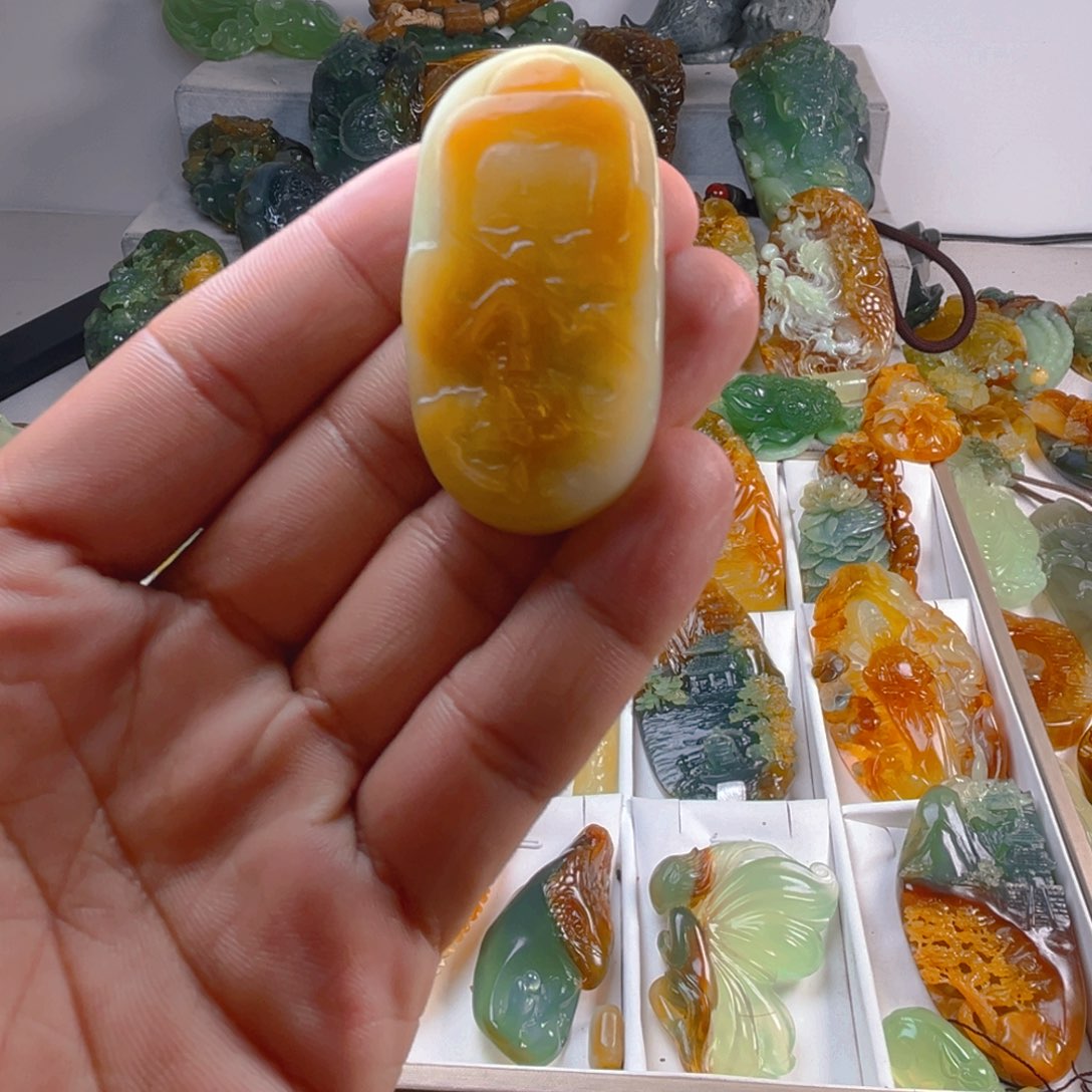 颈饰未镶嵌和田玉