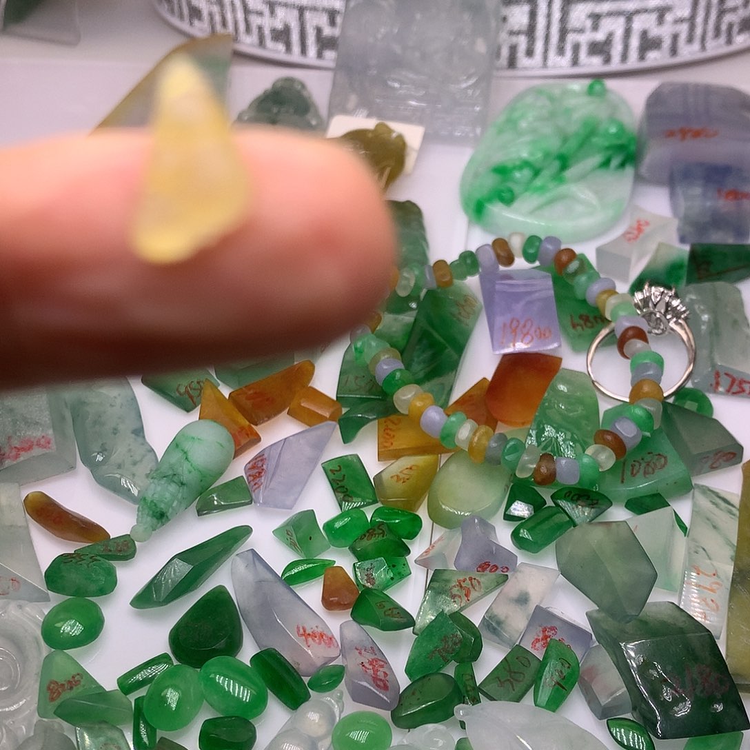 S****定制翡翠未镶嵌天然翡翠吊坠