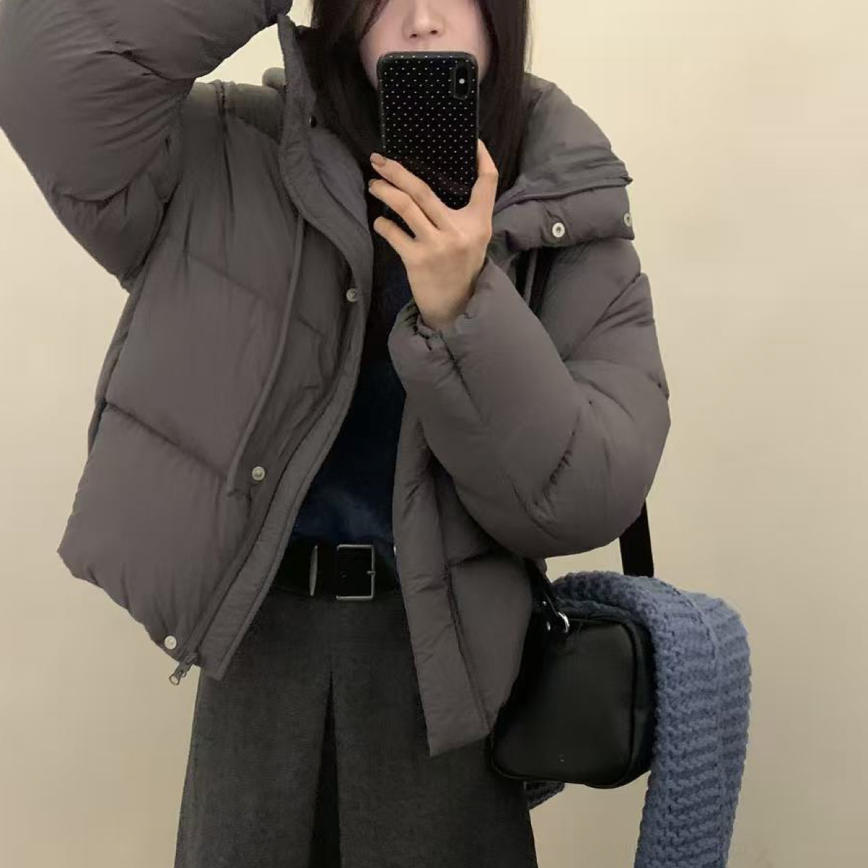 恩熙·韩版新款云朵泡芙立领短款连帽羽绒服8010