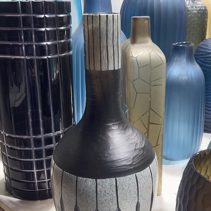 琉璃手工艺品黑色磨刻花瓶花器高37口4