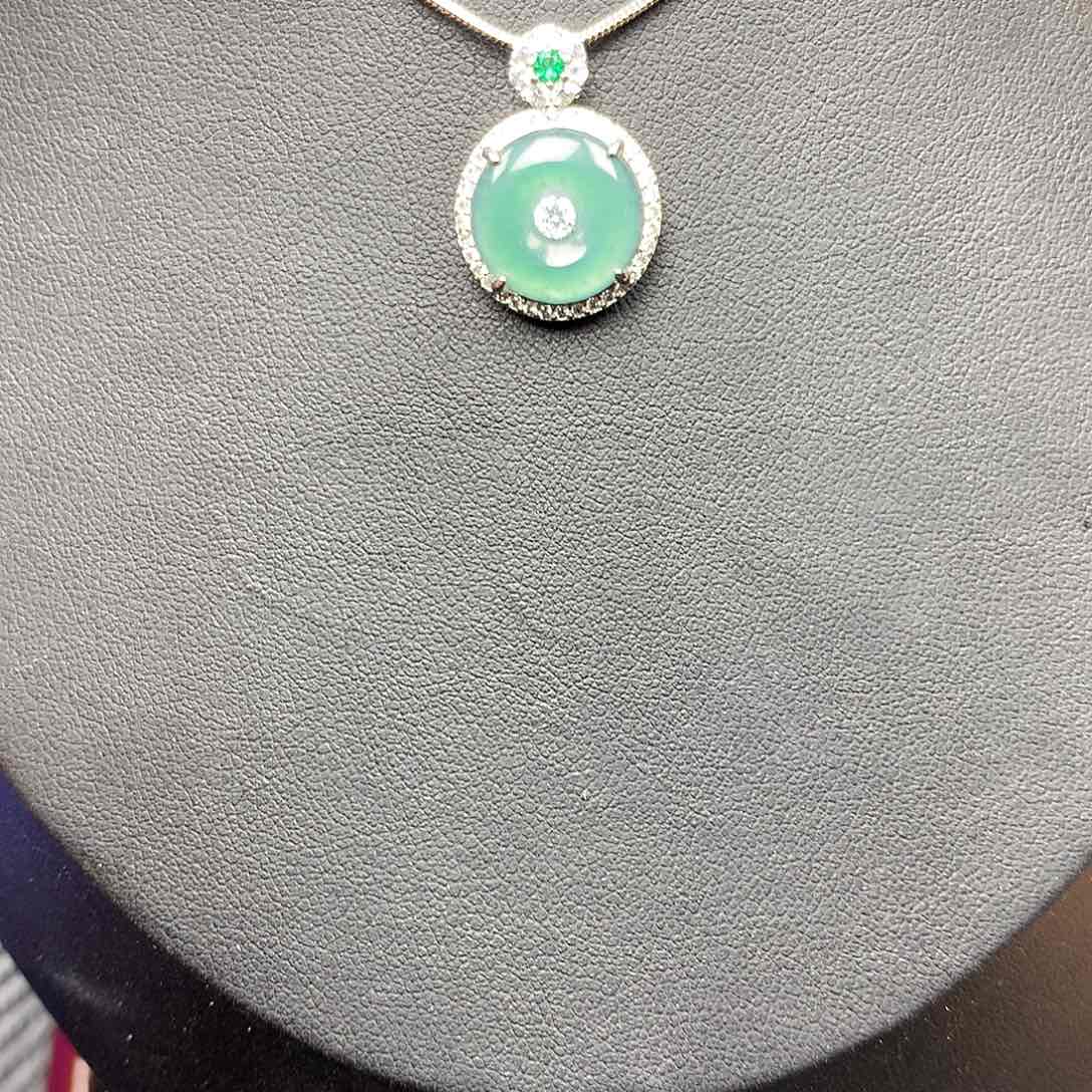 翡翠颈饰未镶嵌12345678