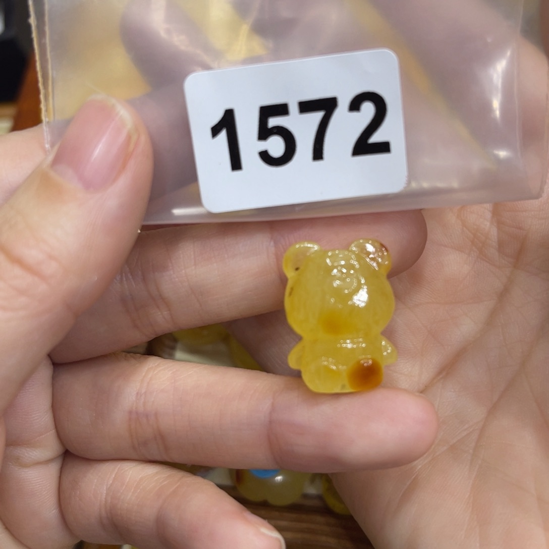 琥珀珠宝奇石未镶嵌