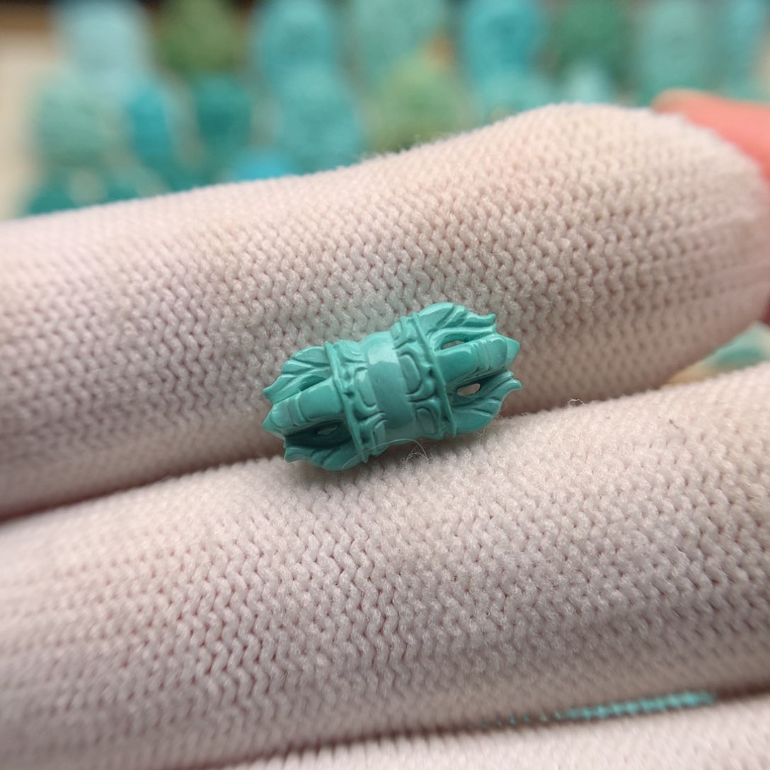 绿松石配饰未镶嵌