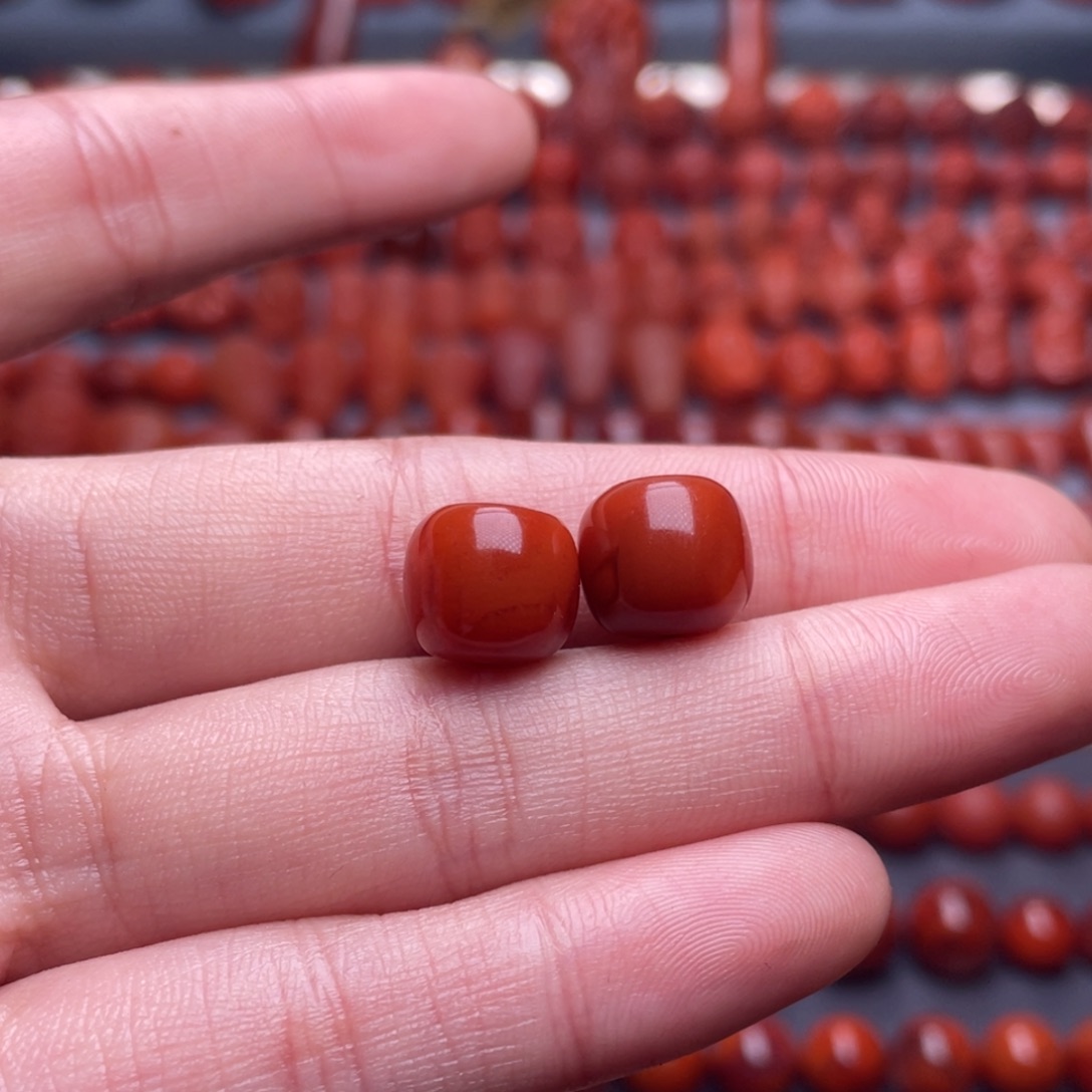 南红玛瑙未镶嵌其他W11瓦西柿子红老型珠一对