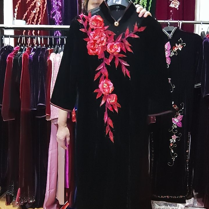 黑色金丝绒领子微透短款贴花旗袍xl100-120内