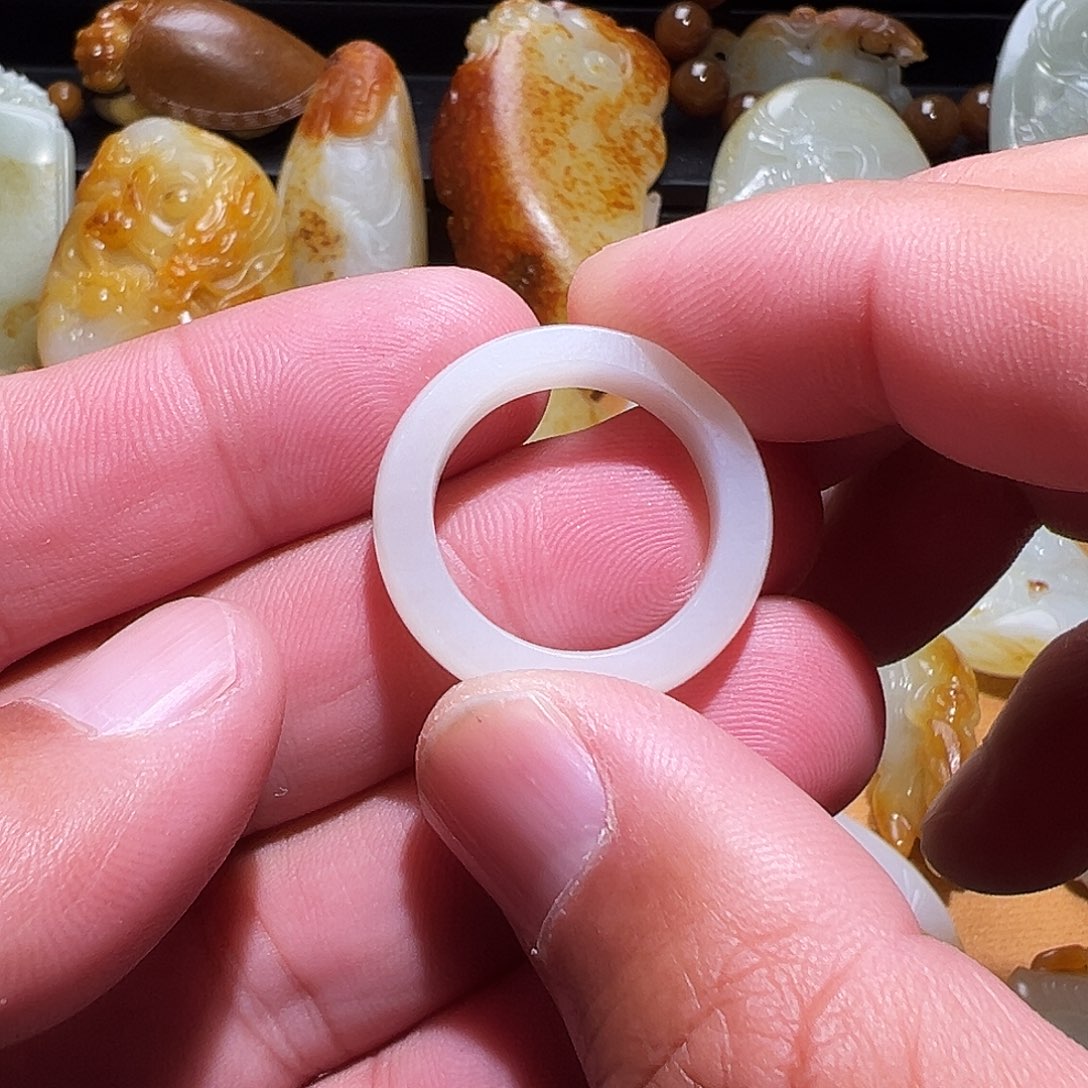 和田玉颈饰未镶嵌行*