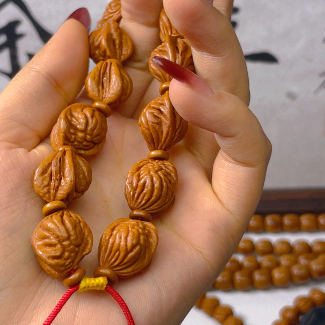 那***夜秦岭龙纹桃核连衣裙