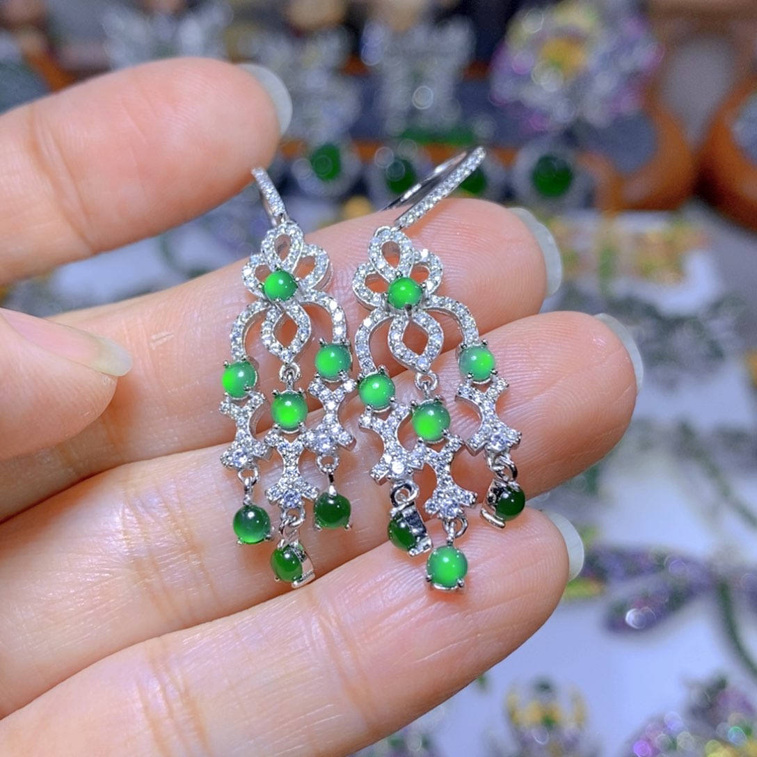 翡翠颈饰银S925镶嵌天然翡翠