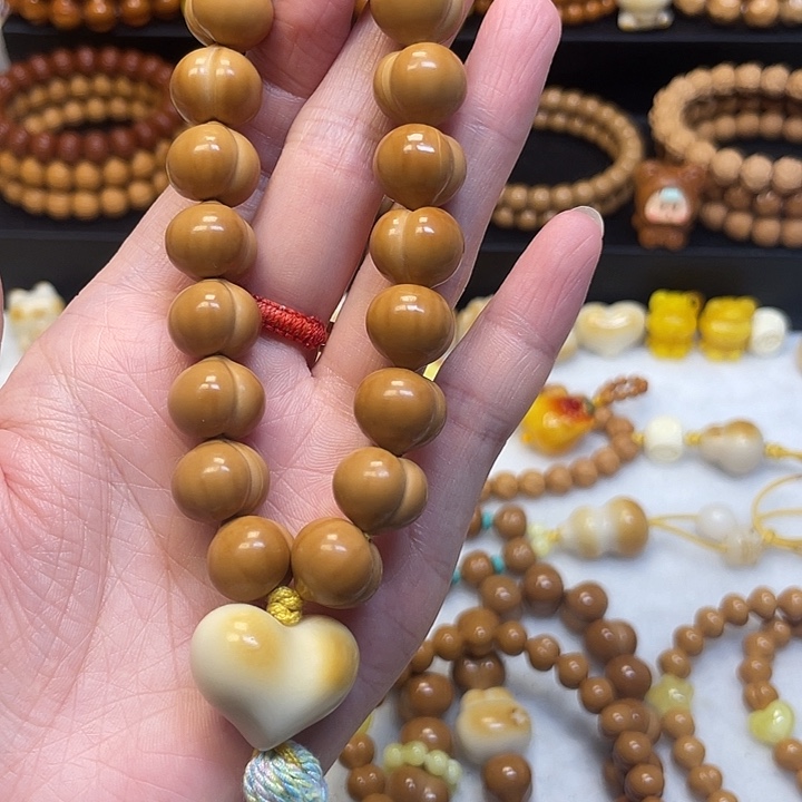 猴头核桃雕刻微瑕大屁桃