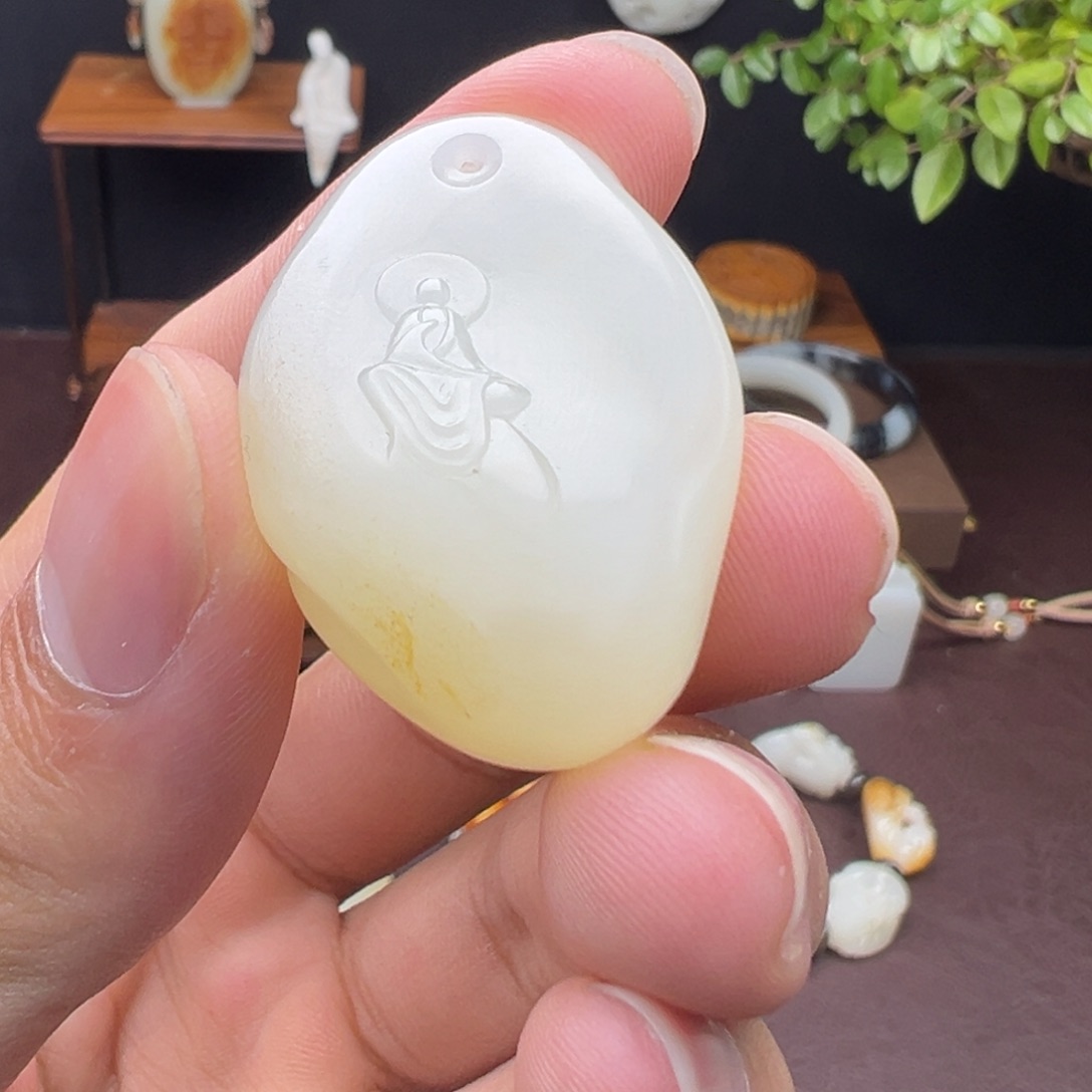 和田玉未镶嵌吊坠(不含链)和田玉随型