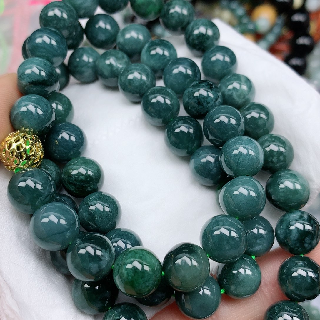 翡翠颈饰未镶嵌手串