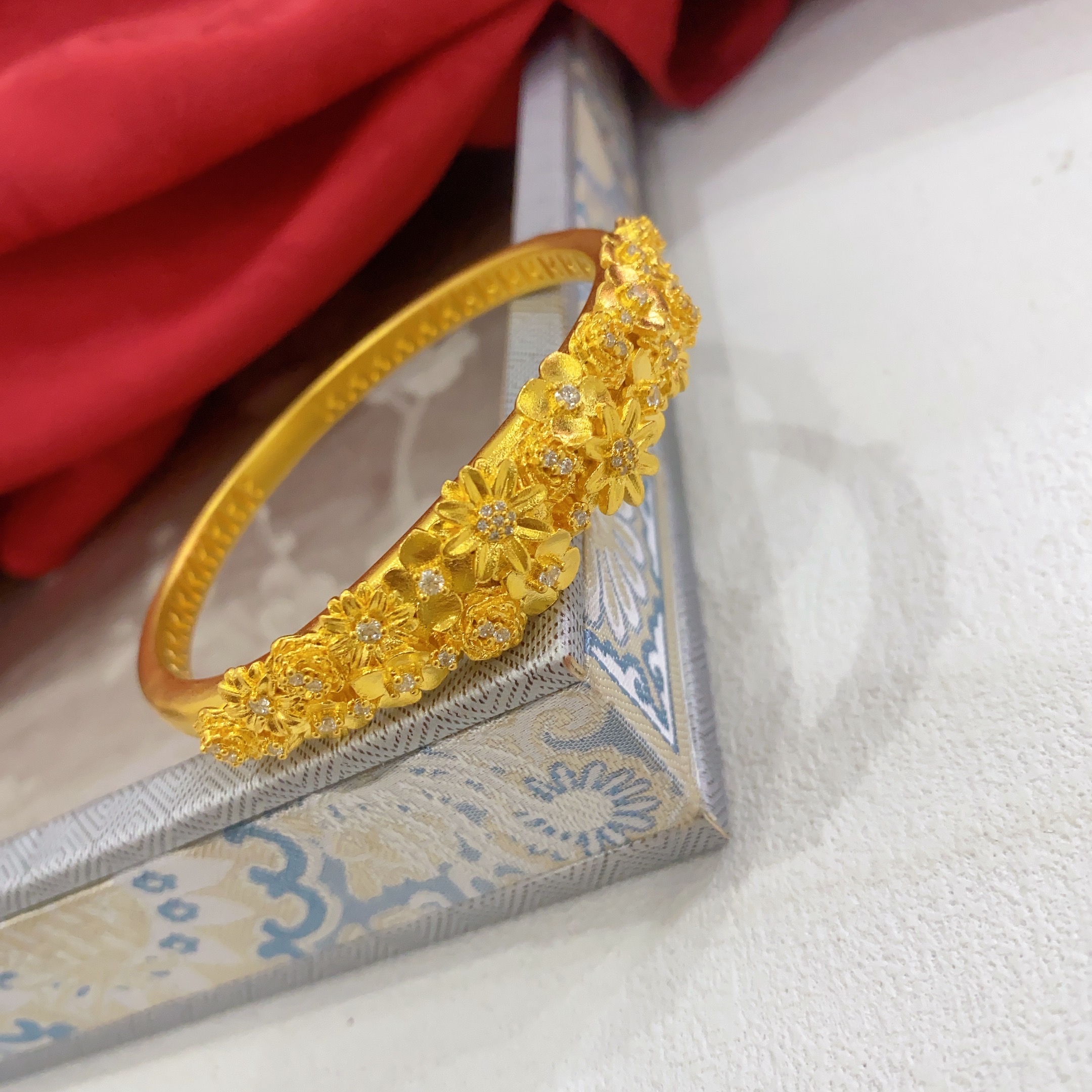 足银手镯 繁花似锦古法点钻闭口手镯孔雀开屏花朵精美