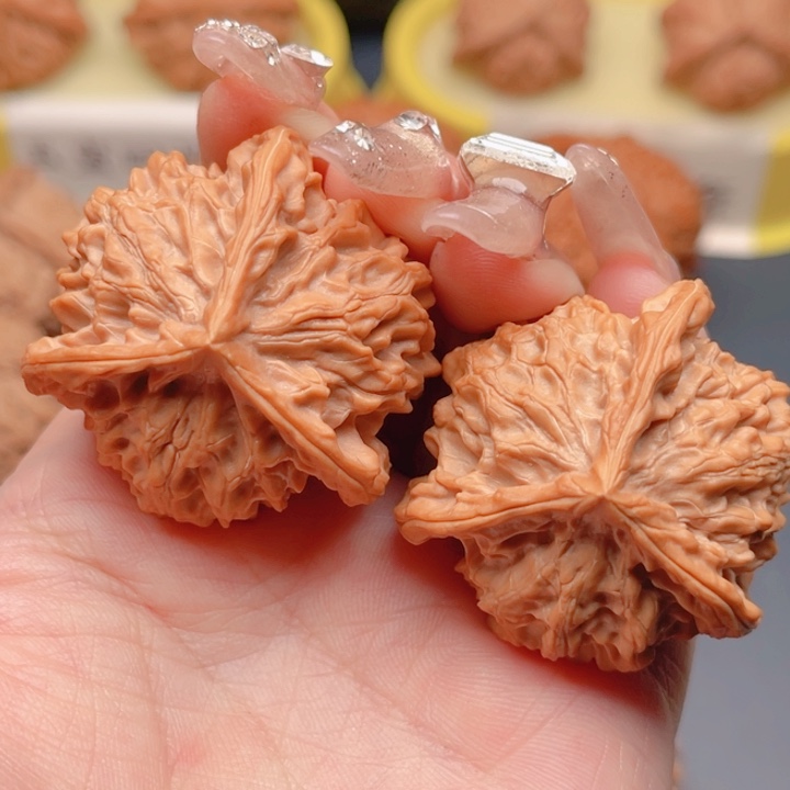 文玩核桃把件无*兄盘山