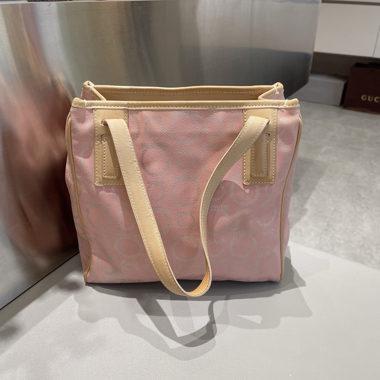 95新 FERRAGAMO/菲拉格慕 珠光粉中古手提袋