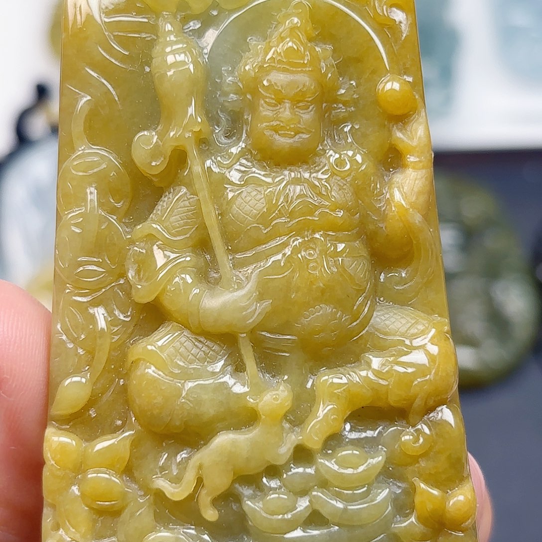 翡翠未镶嵌颈饰魔礼红