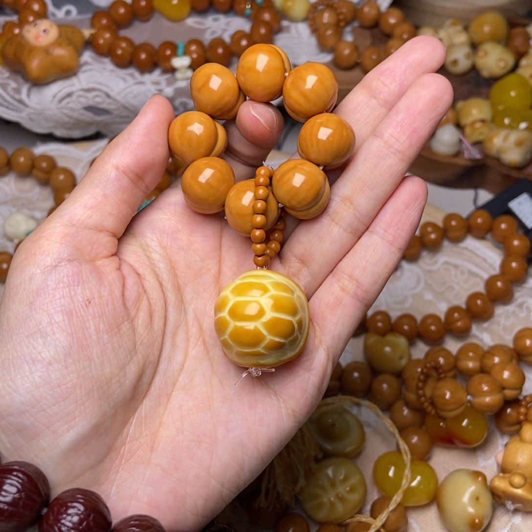 猴头核桃吊坠屁桃卡15