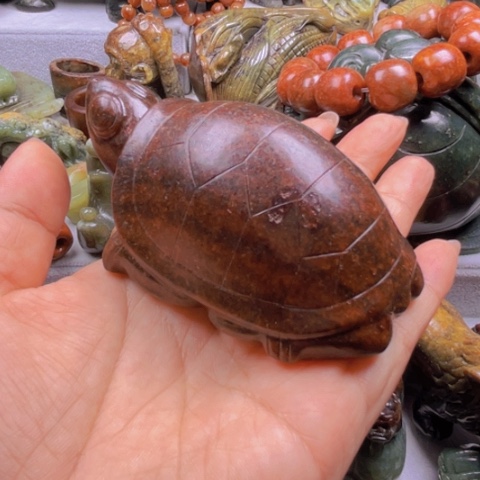 岫岩河磨玉（透闪石质玉）把件未镶嵌财**赢