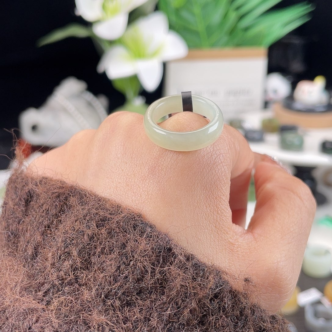 和田玉未镶嵌戒指E131冰玉青提泥鳅背16.8