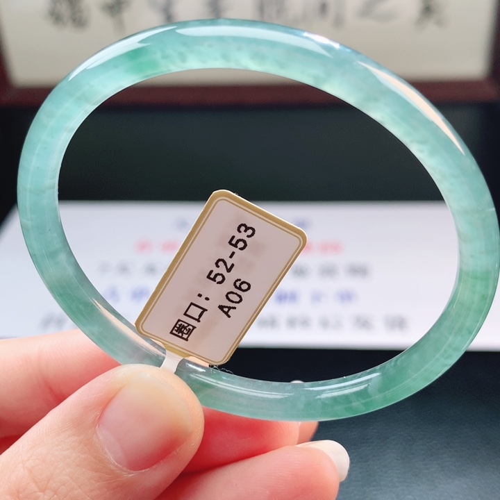 翡翠未镶嵌手镯翡翠手镯1