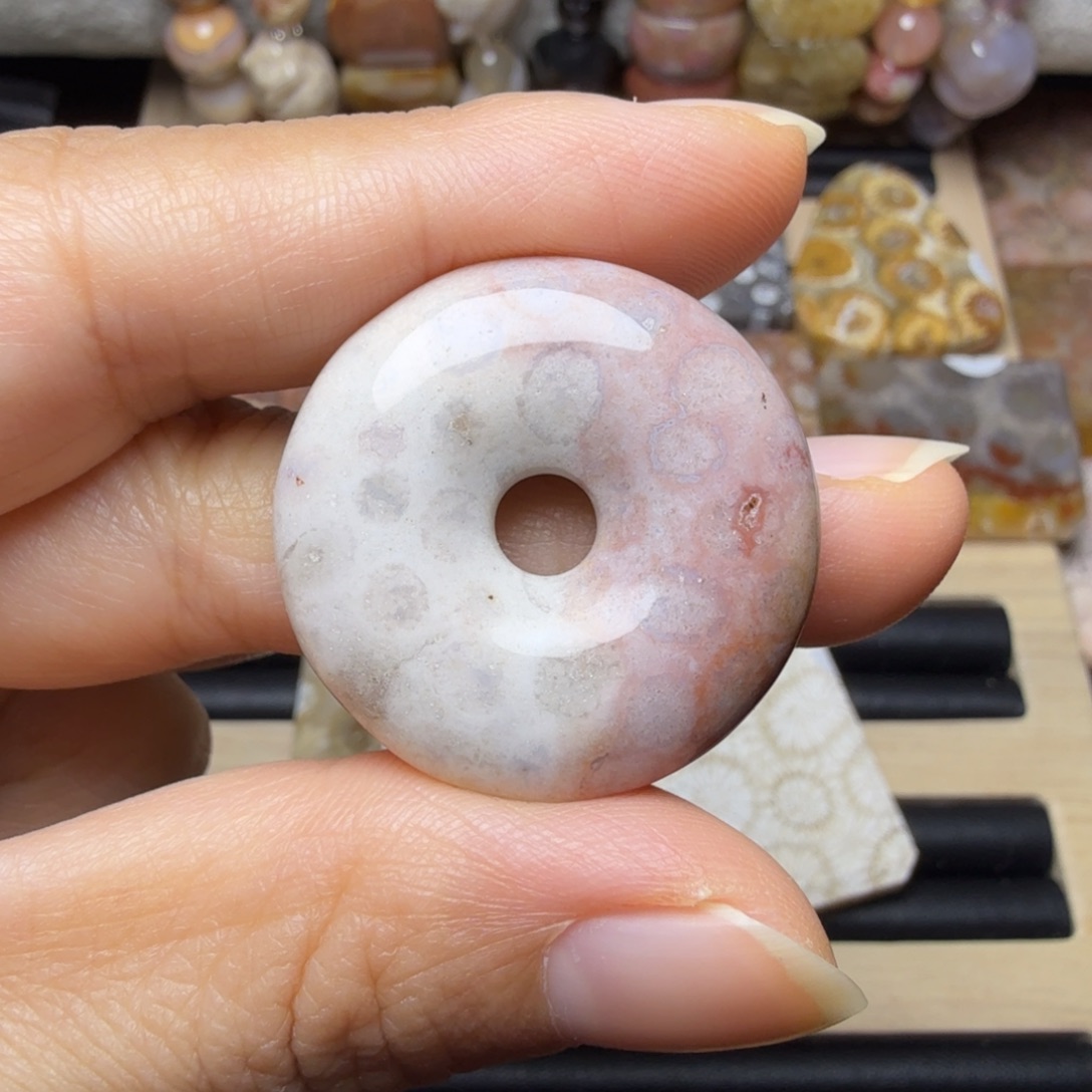 硅化玉未镶嵌半山半水，彩色奶酪 可盘