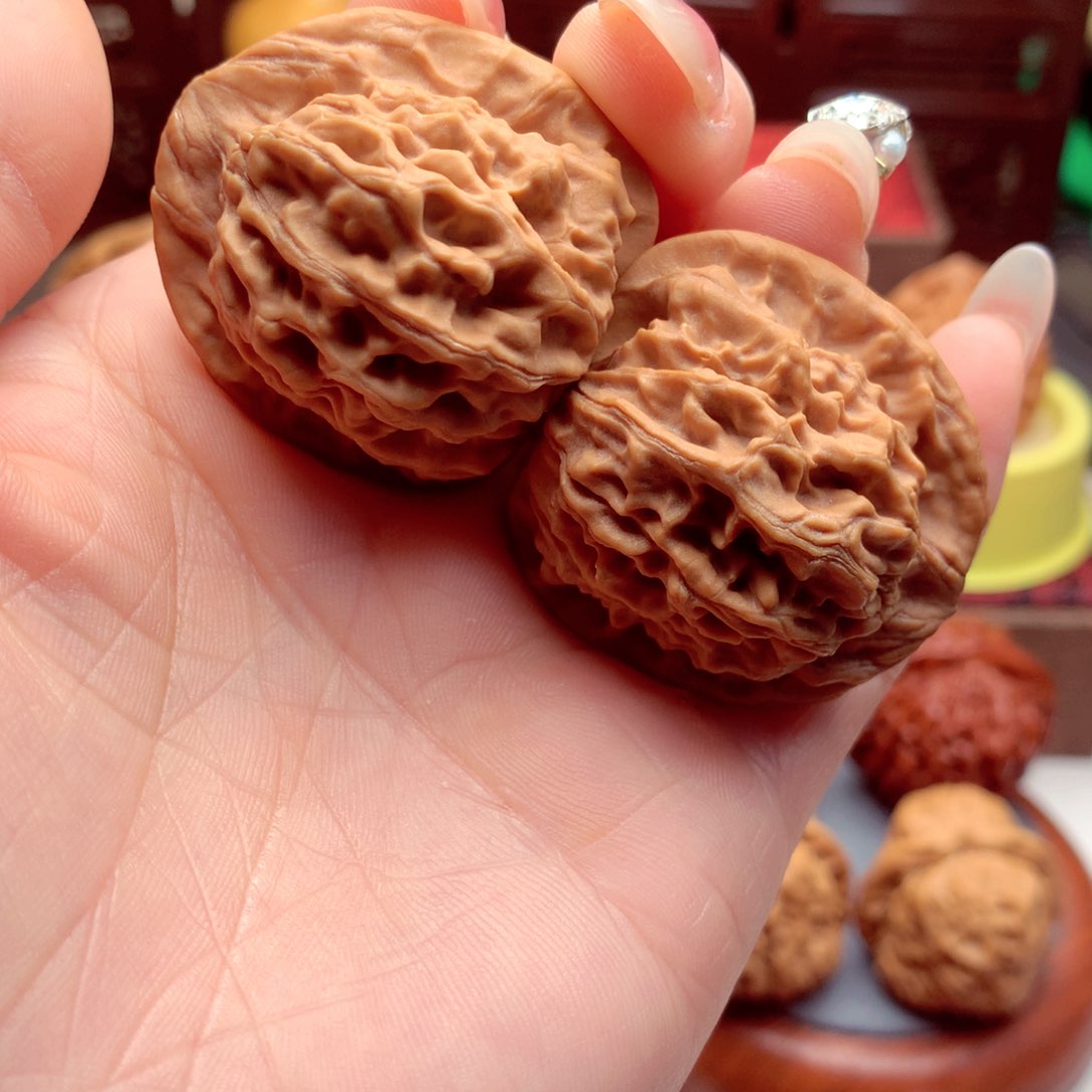 文玩核桃吊坠天地全品。  6号