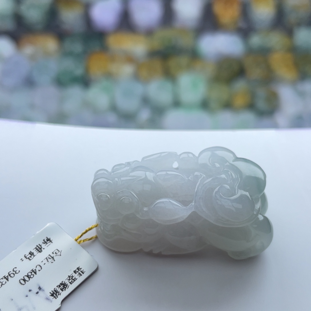 翡翠未镶嵌颈饰貔貅