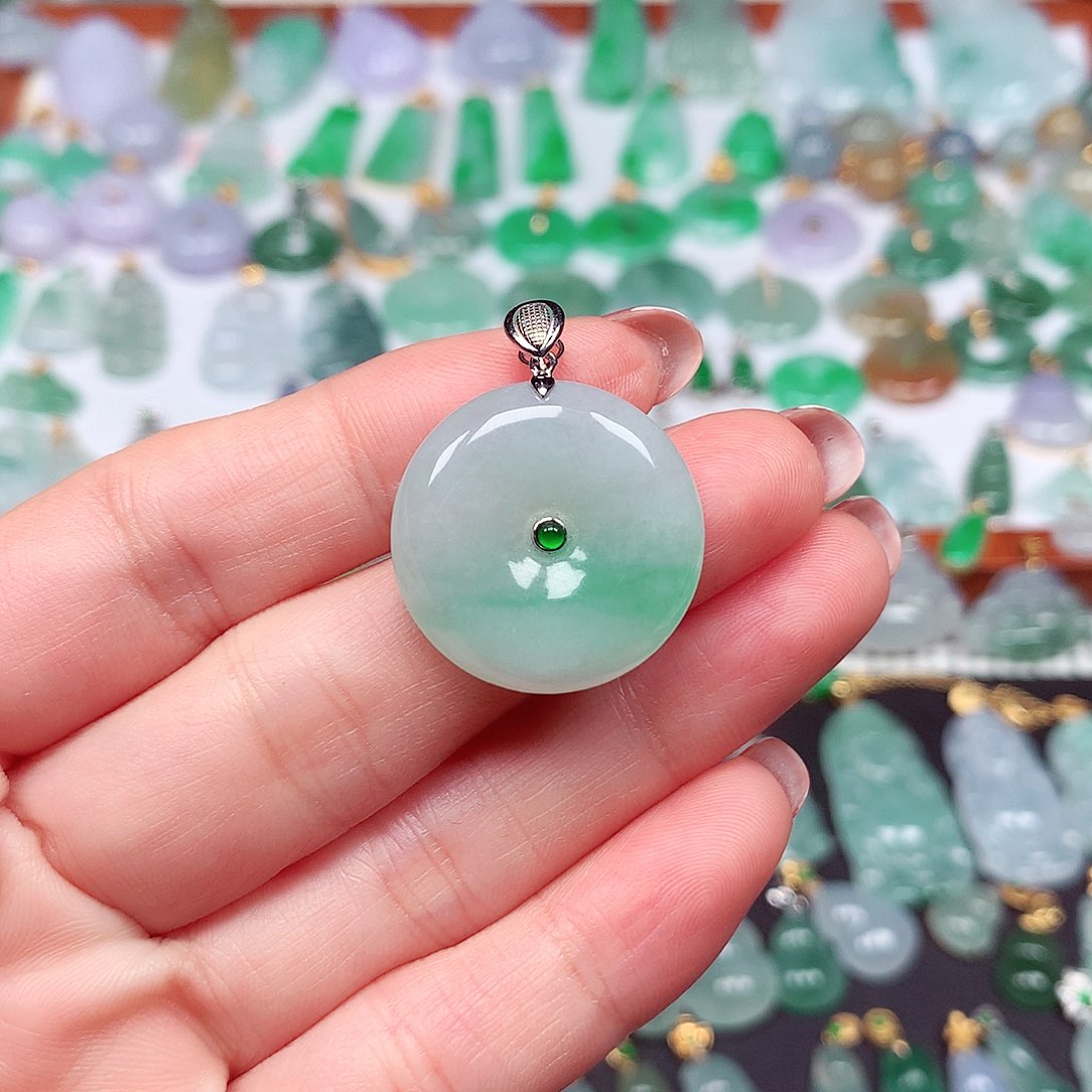 翡翠颈饰18K金镶嵌天然翡翠A货