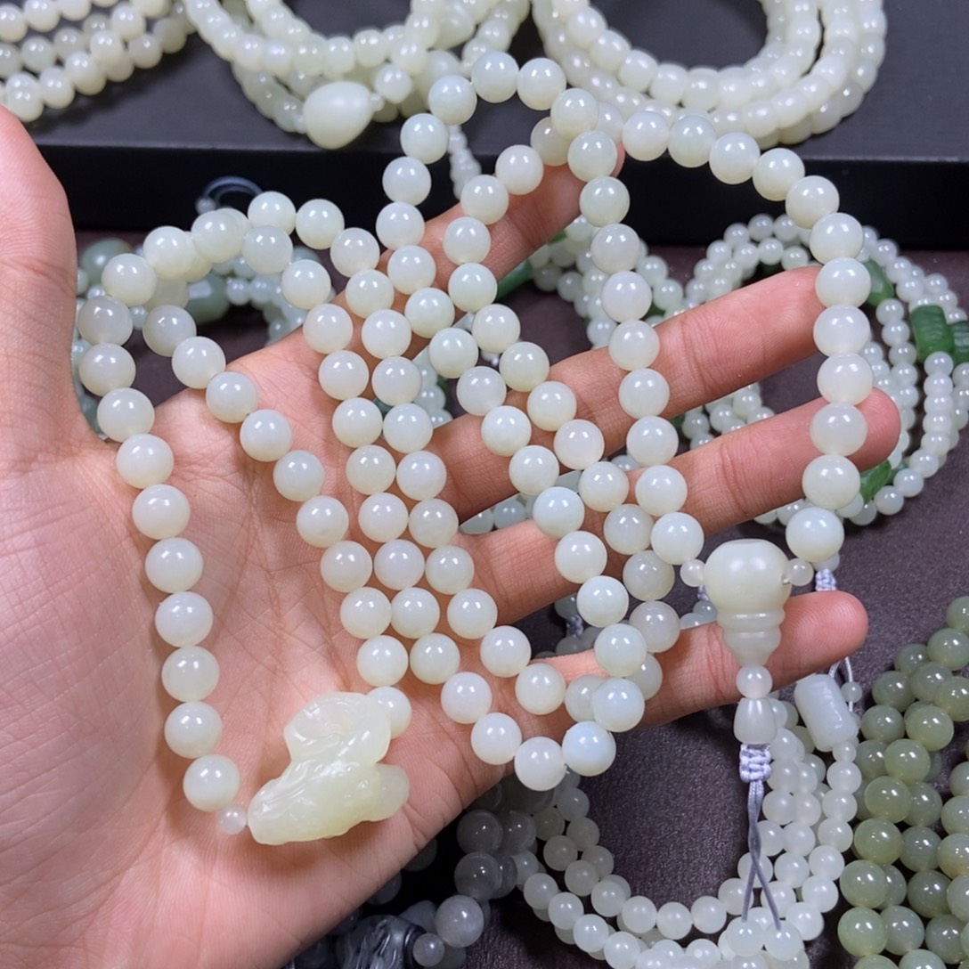 黄***线和田玉未镶嵌把件