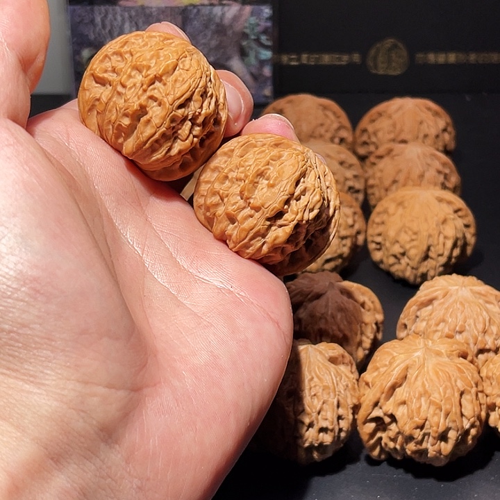 孔***森文玩核桃吊坠磨盘38