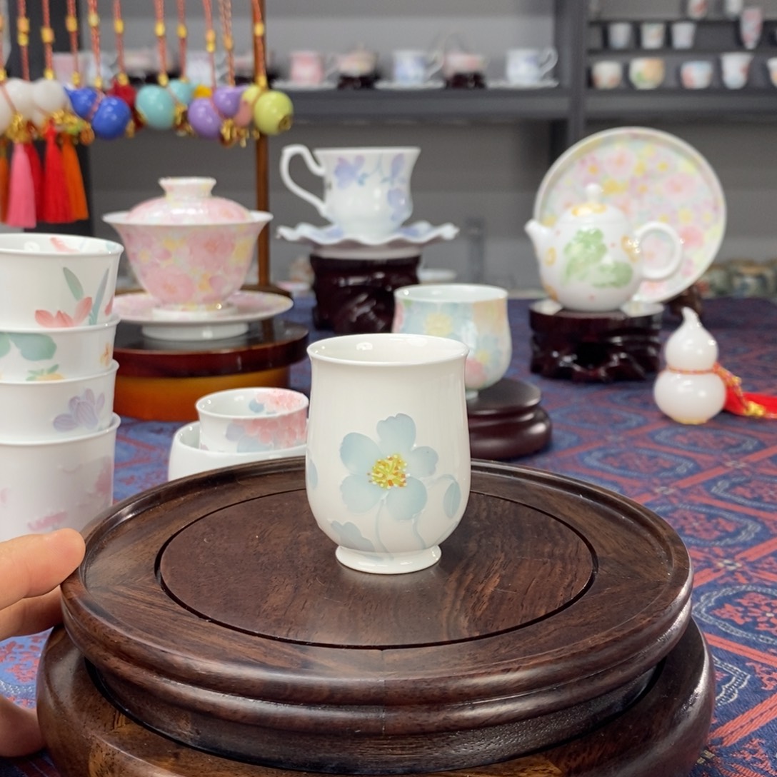 绿绒蒿釉下品茗杯