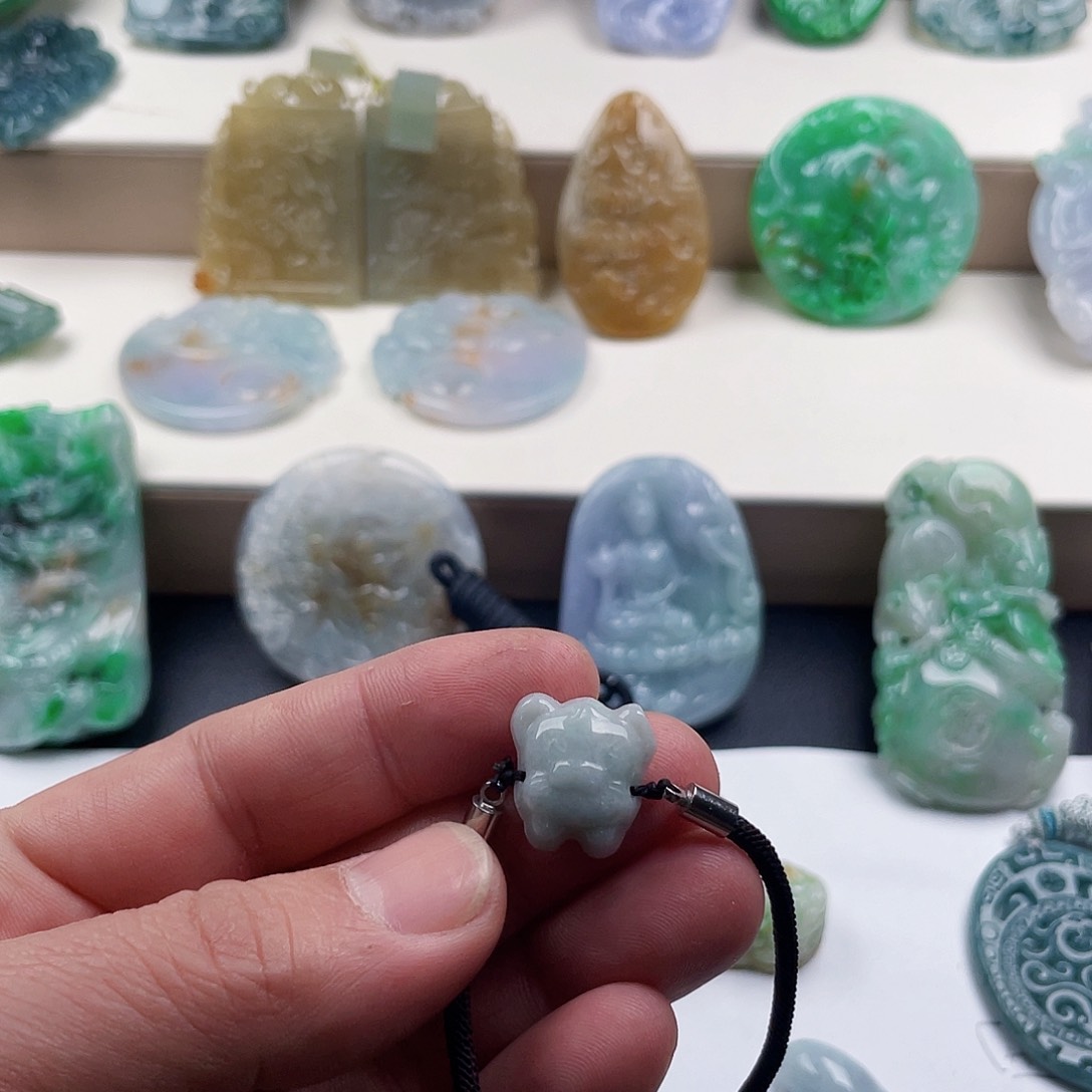 颈饰未镶嵌翡翠凉*