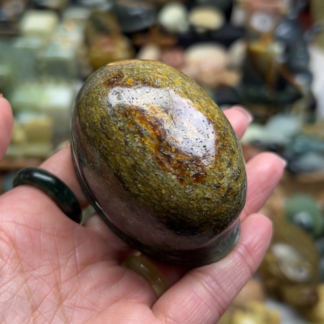 岫岩河磨玉（透闪石质玉）未镶嵌颈饰河磨玉富甲手玩