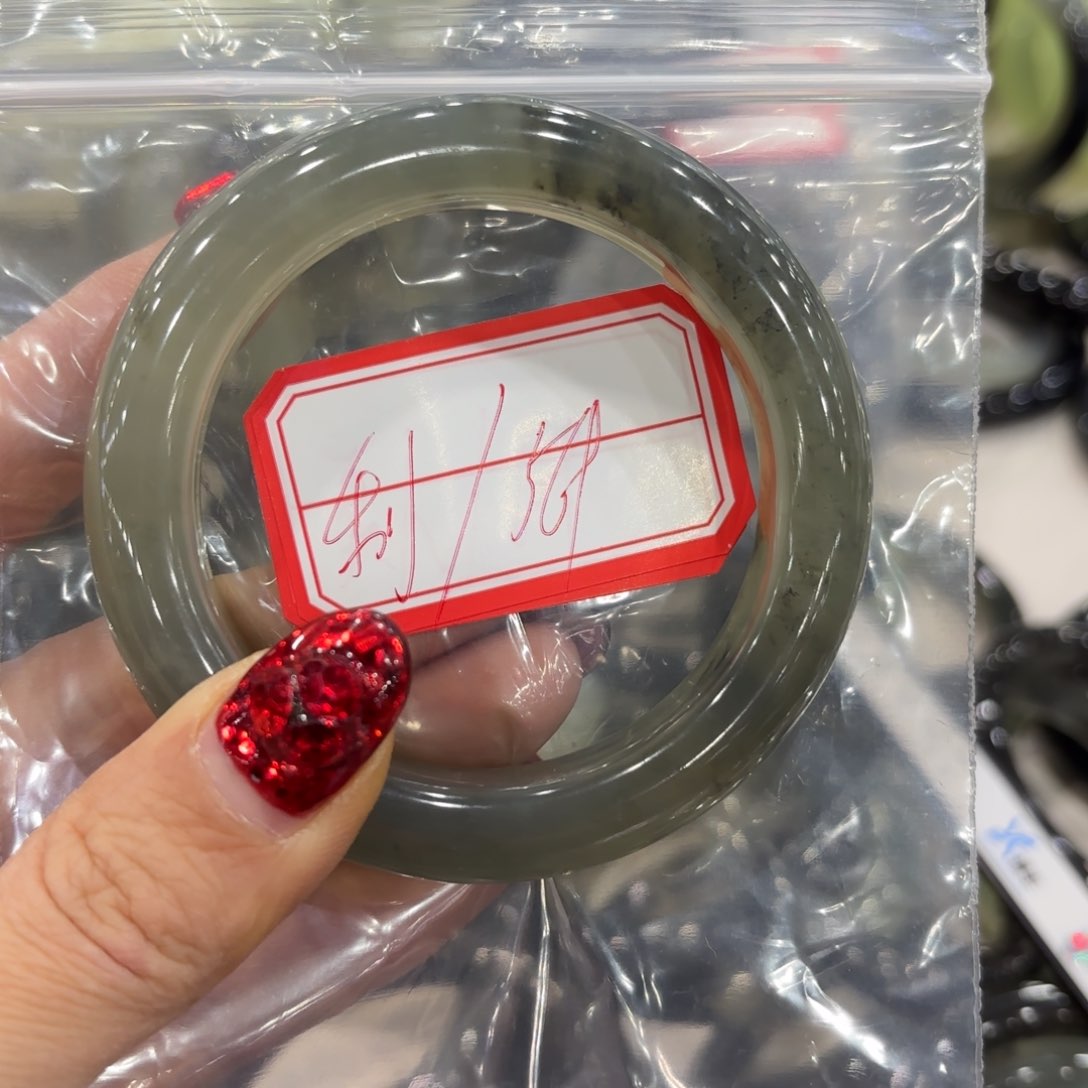 蛇纹石玉手镯未镶嵌利*