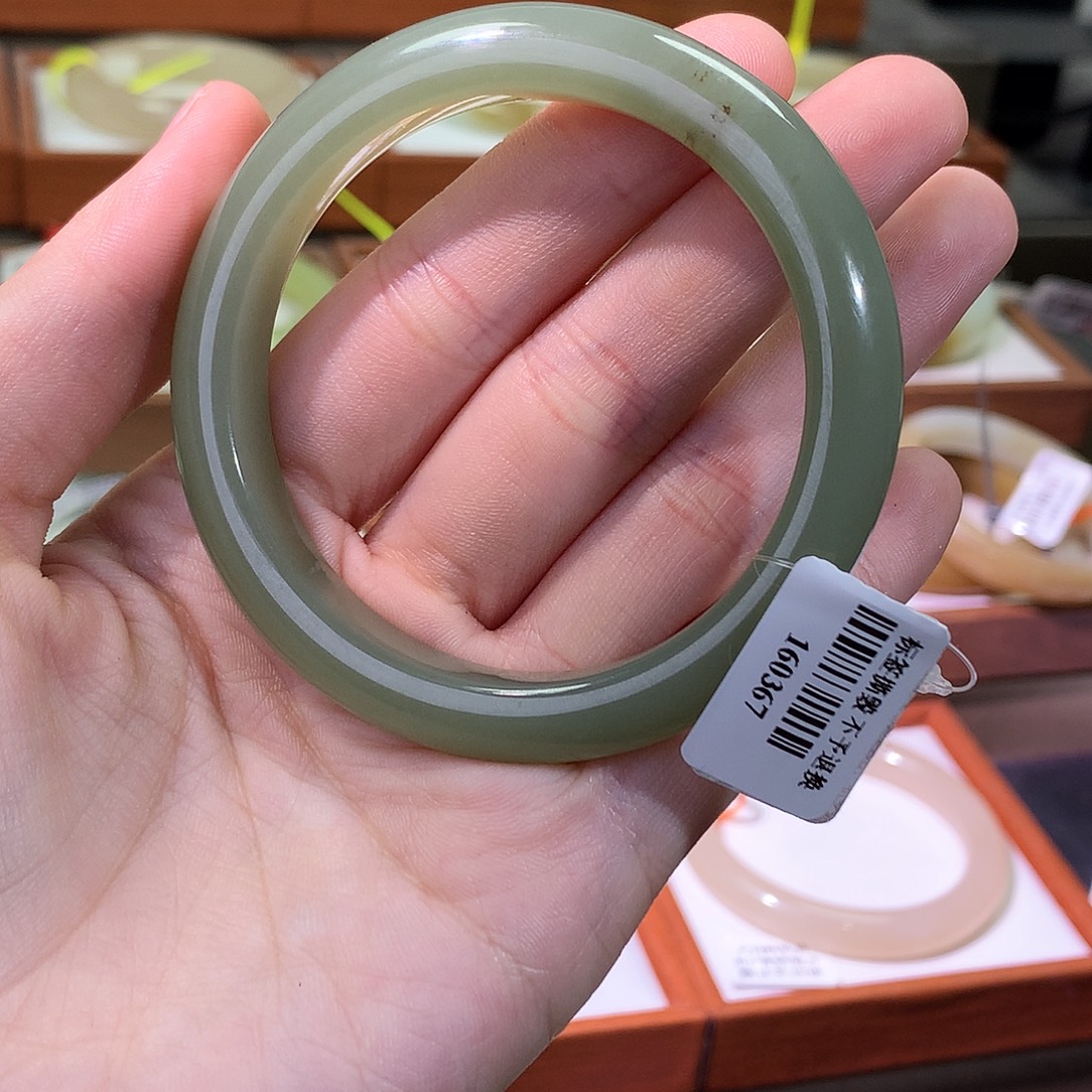 和田玉未镶嵌手镯54.55