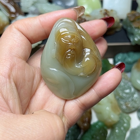 和田玉颈饰未镶嵌