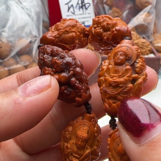 橄榄核手串雕刻工艺