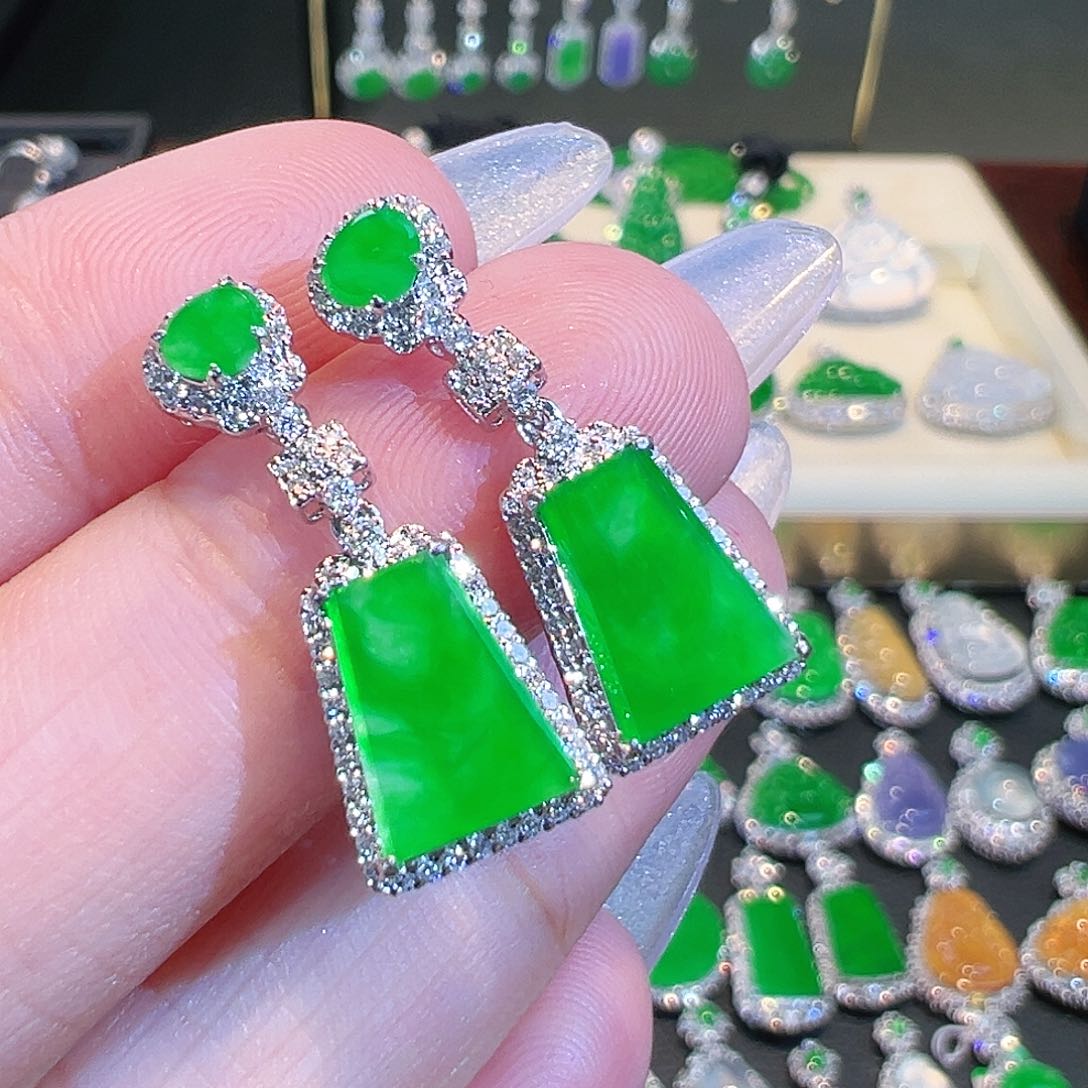 翡翠耳钉18K金镶嵌翡翠