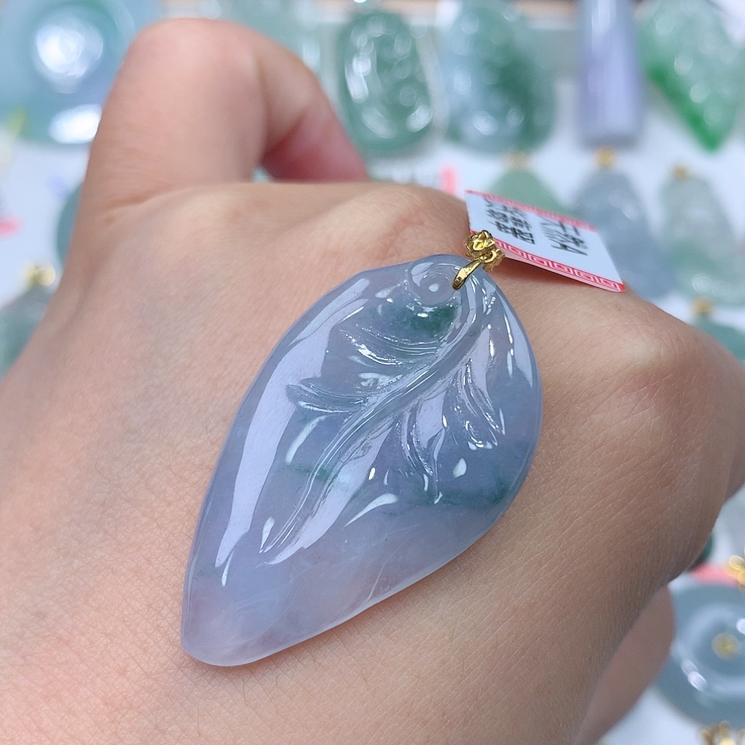 翡翠颈饰18K金镶嵌叶子