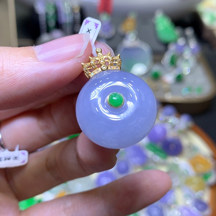 【闪购商品】翡翠颈饰18K金镶嵌翡翠吊坠项链