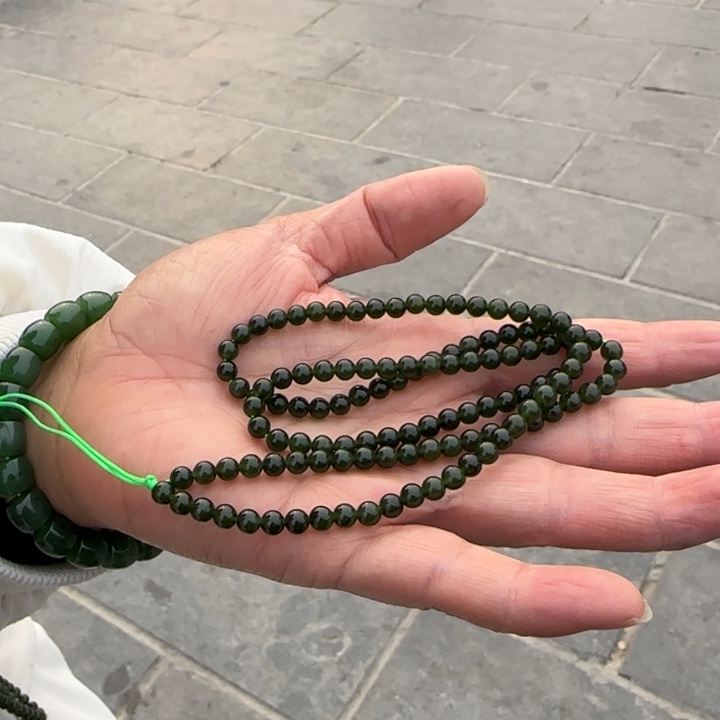 和田玉颈饰未镶嵌碧玉108