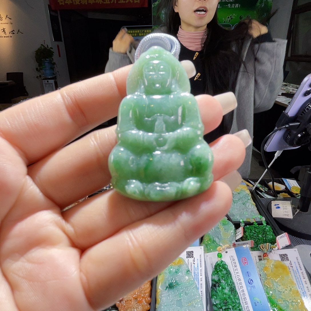 颈饰未镶嵌翡翠一