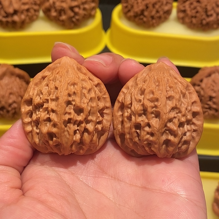 顺**易文玩核桃38+尺金牛，