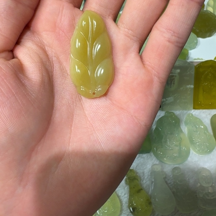 蛇纹石玉未镶嵌吊坠(不含链)