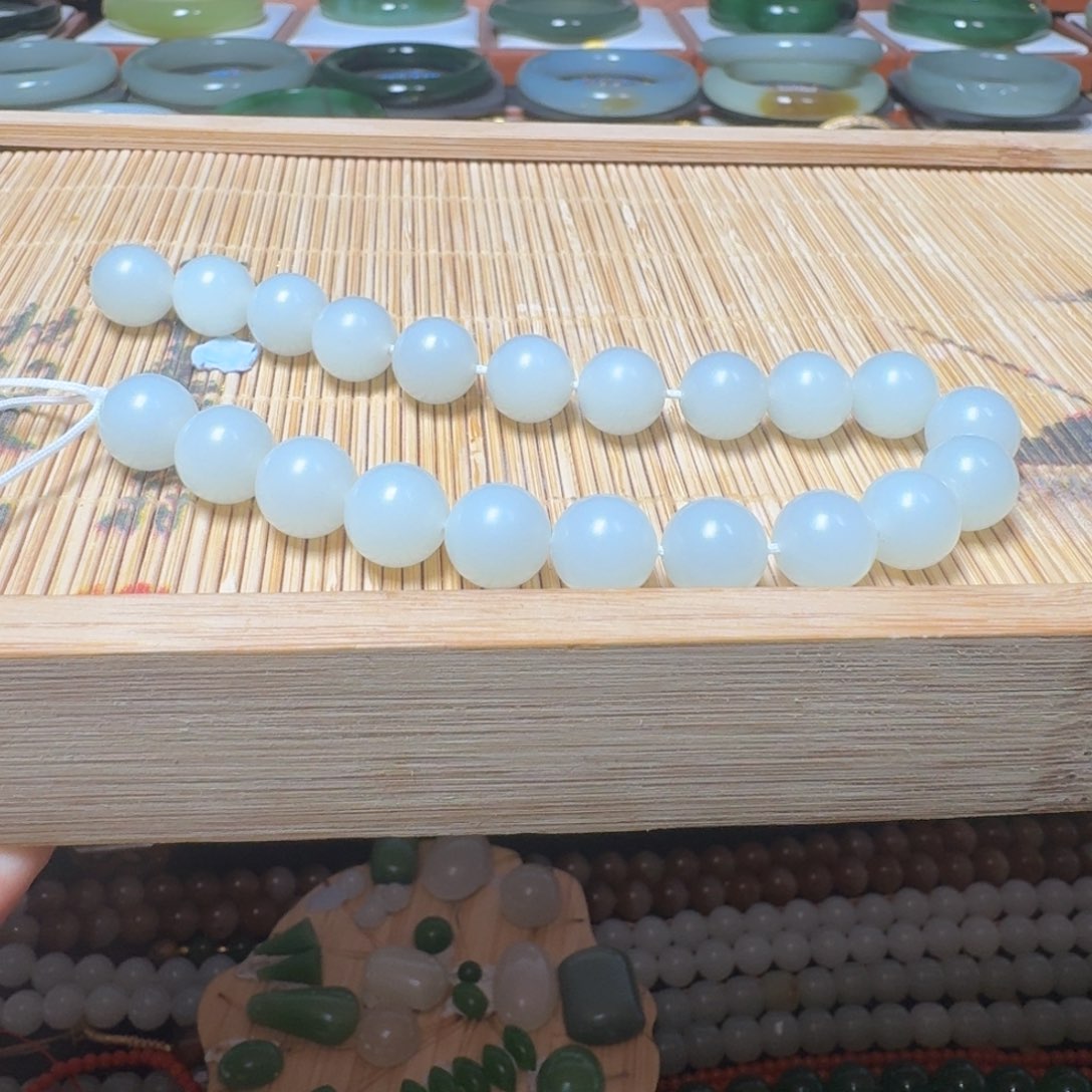 陌***尘和田玉未镶嵌手链请认真阅读购买协议