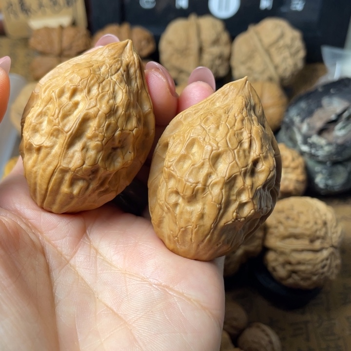 哔***嘴一物一拍如图所示71