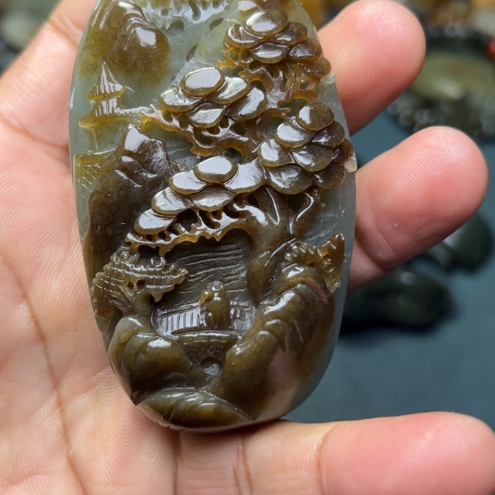 和田玉未镶嵌把件